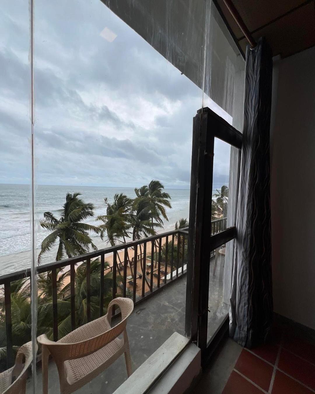 Lavanga Beach Хиккадува Экстерьер фото